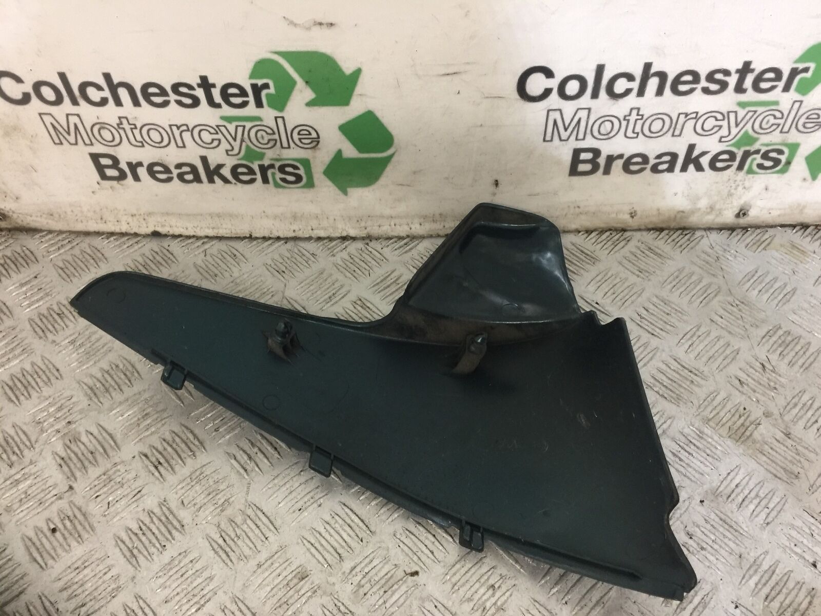 HONDA VT600 VT 600 SHADOW SEAT PANEL  YEAR 1992-1997 (STOCK 833)