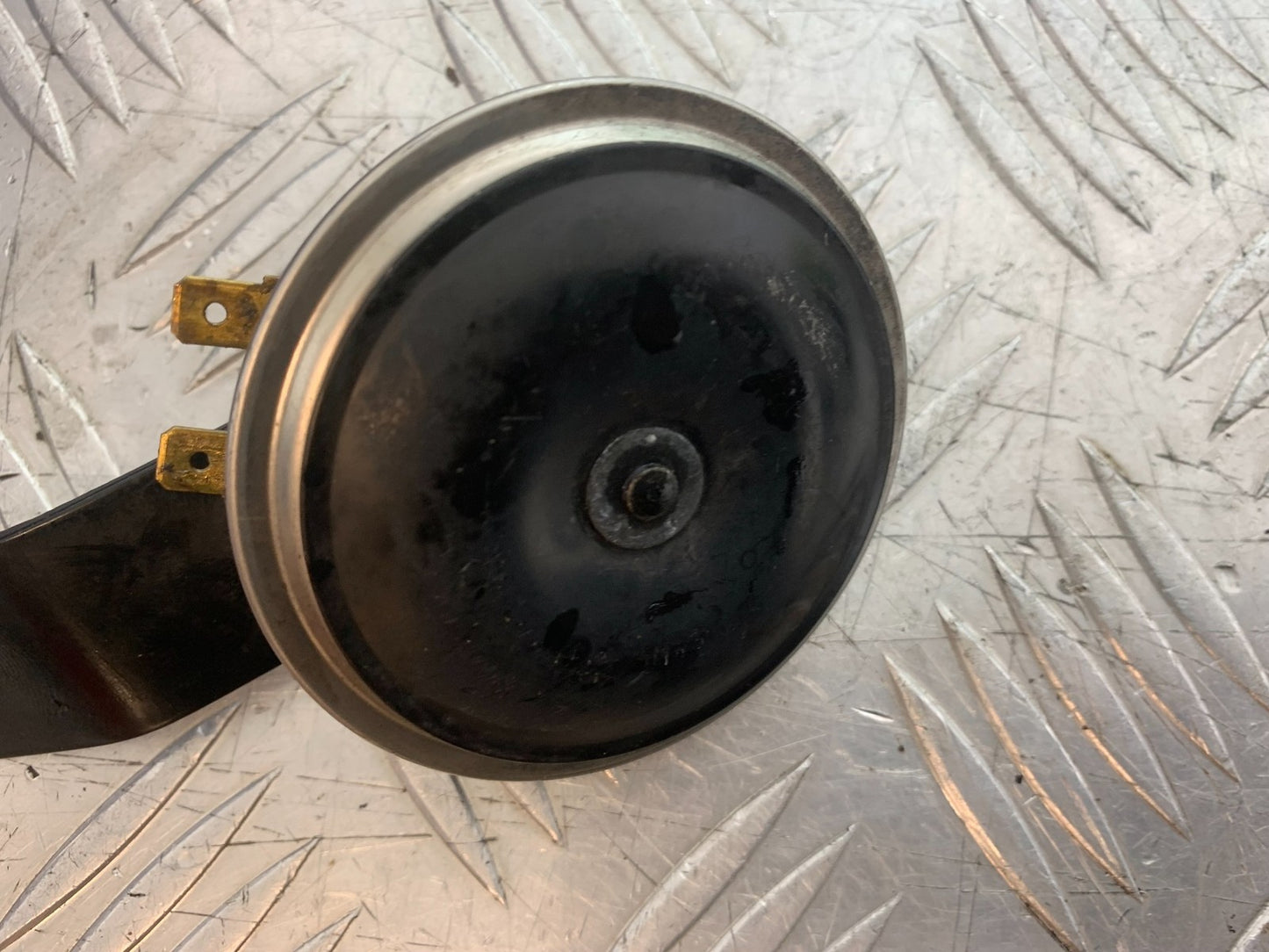 TRIUMPH TRIDENT 660 HORN AND BRACKET  YEAR 2021-2024 (CMB1295)