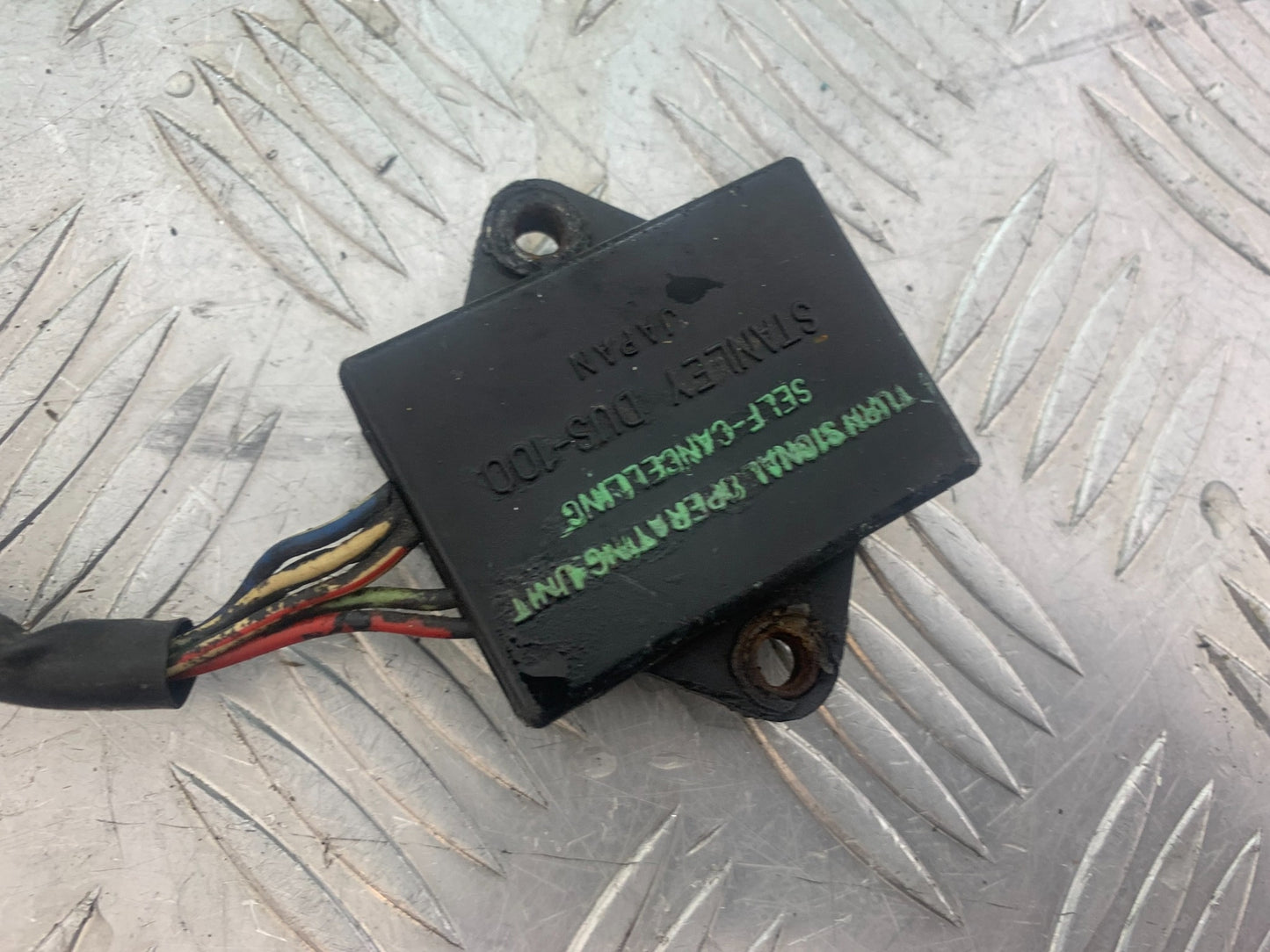 KAWASAKI GT550 GT 550 TURN RELAY BOX  YEAR 1984-87 (CMB1141)