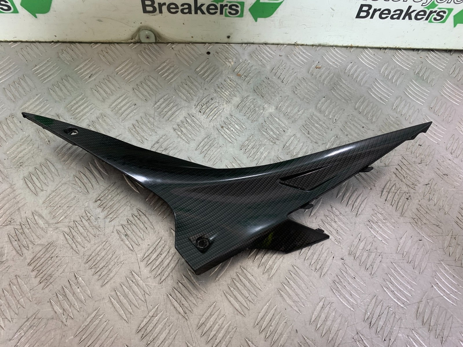APRILIA TUONO 1000 V4R LEFT SEAT PANEL YEAR 2011-13  (CMB1316)