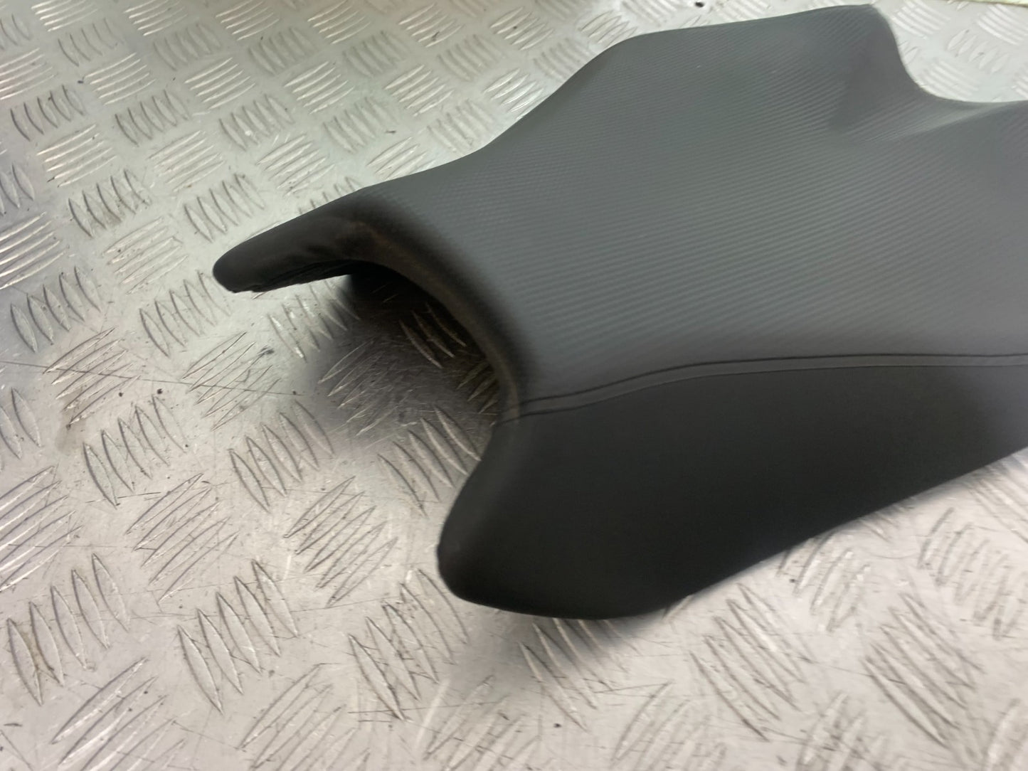 APRILIA TUONO 1000 V4R FRONT SEAT   YEAR 2011-13  (CMB1331)