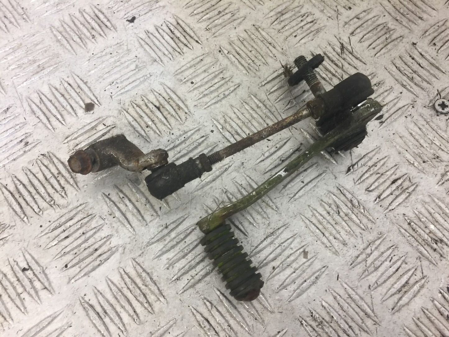 YAMAHA FJ1200 FJ 1200 GEAR LEVER   YEAR 1988 (STOCK 653)