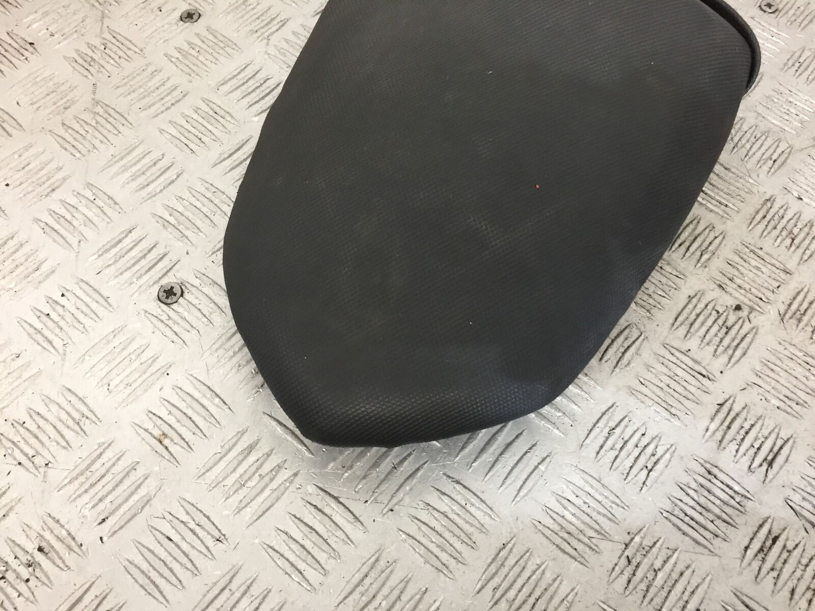 KAWASAKI NINJA 250 R EX250 REAR SEAT   YEAR 2008  (STOCK 879)