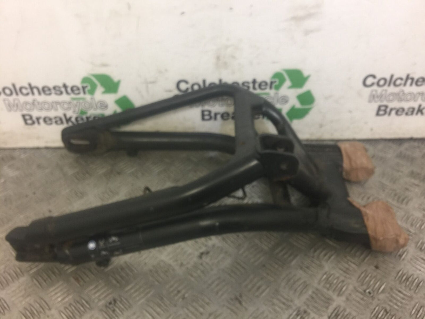KAWASAKI ER6 N SWINGARM YEAR 2012-2015 (STOCK 568)