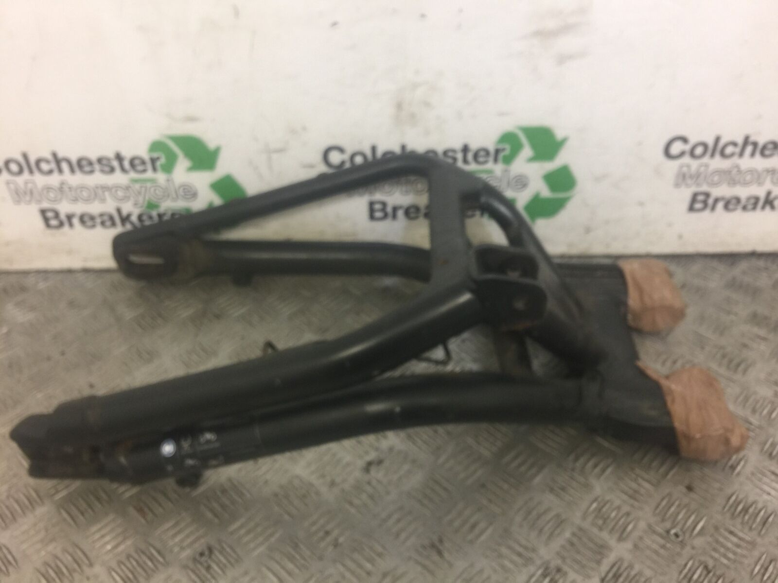 KAWASAKI ER6 N SWINGARM YEAR 2012-2015 (STOCK 568)