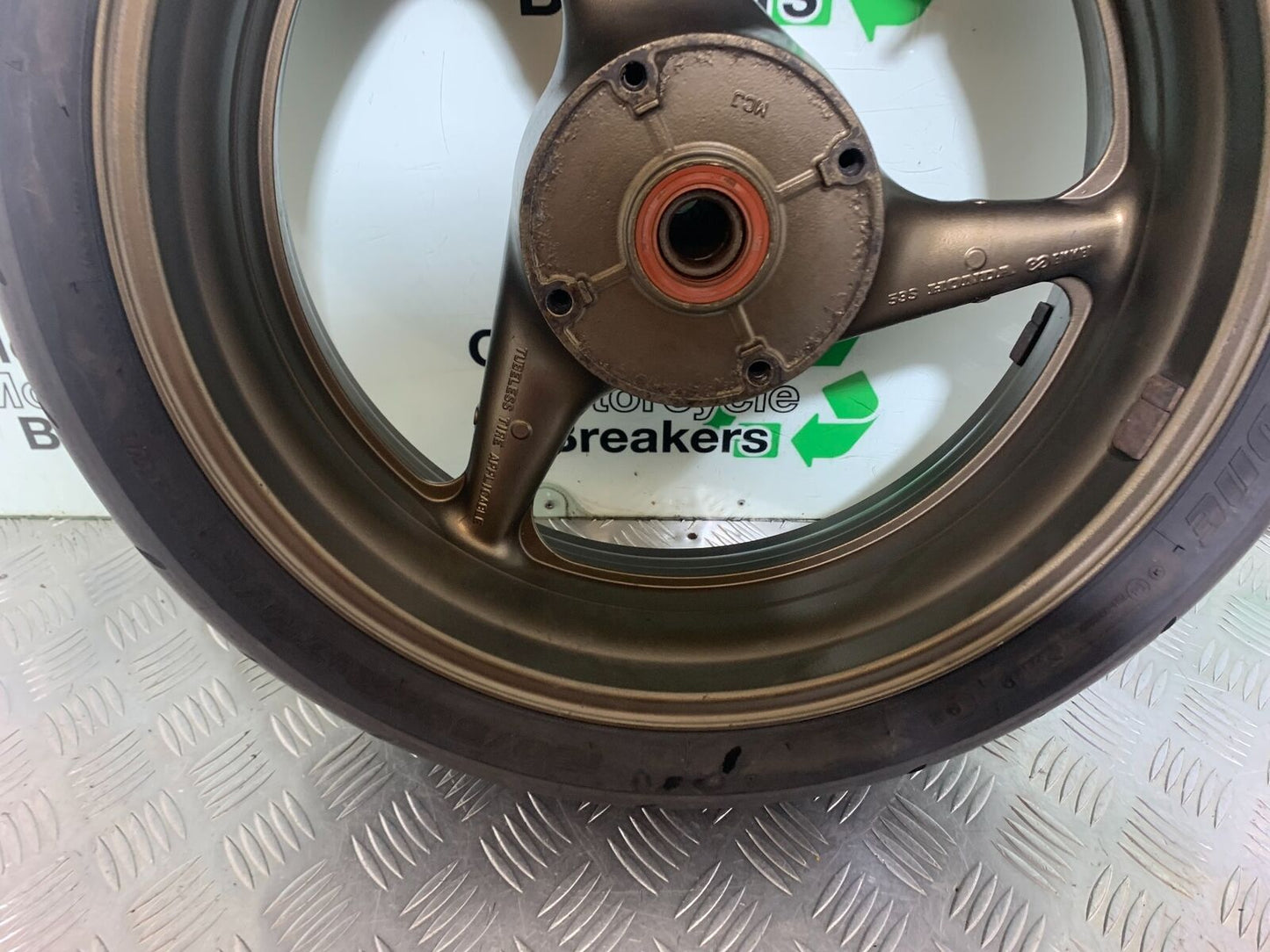 HONDA CBR 929 RRY FIREBLADE REAR WHEEL   YEAR 2000-01 (CMB1094)