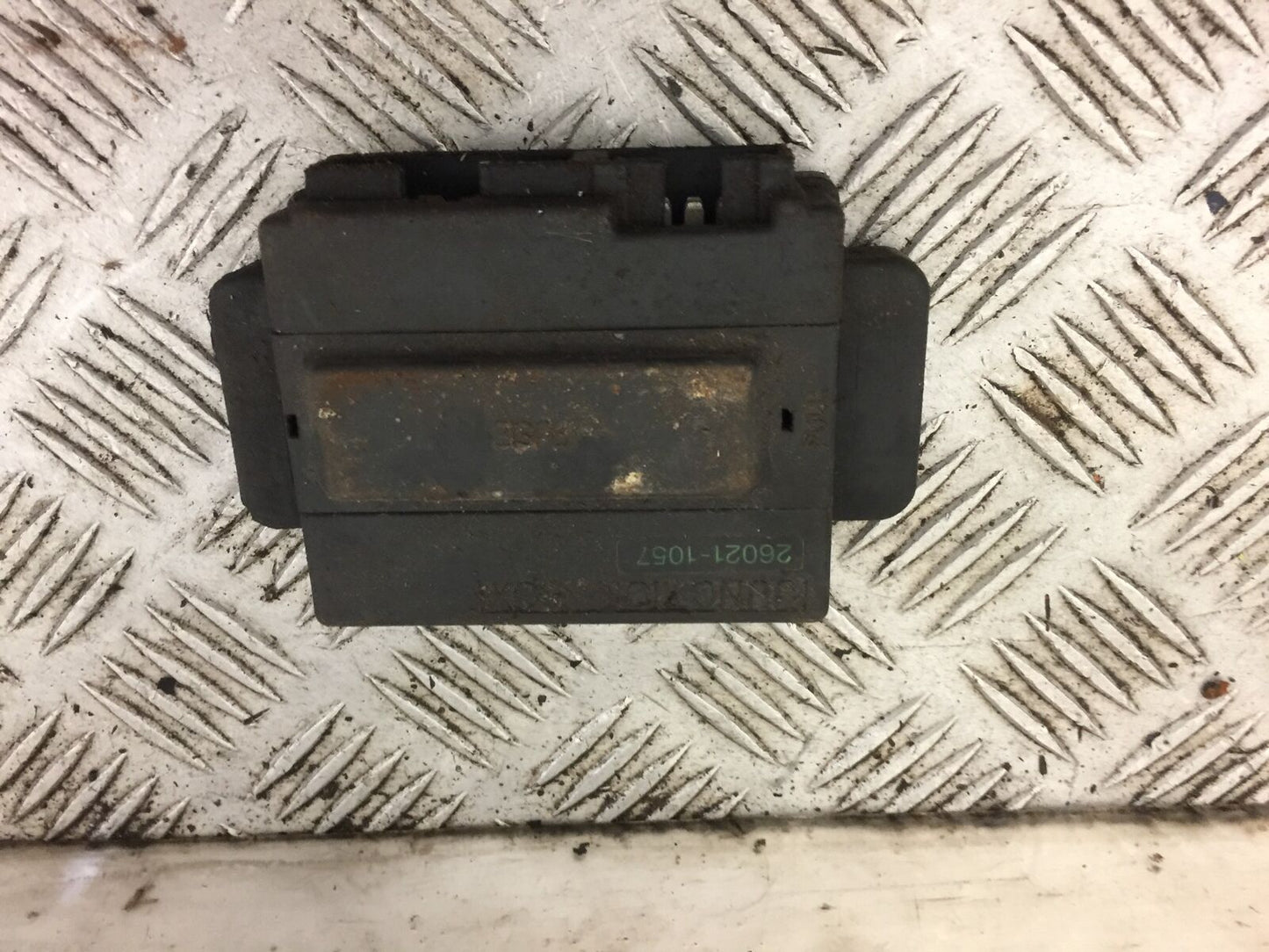 KAWASAKI GPZ600 R GPZ 600 FUSE BOX YEAR 1987 (STOCK 519)
