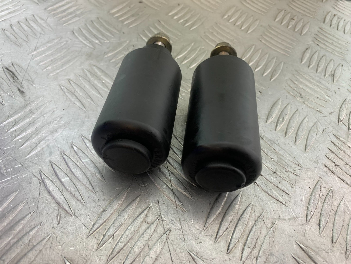 TRIUMPH 1050 SPEED TRIPLE FRAME PROTECTORS YEAR 2005-2007 (CMB1322)