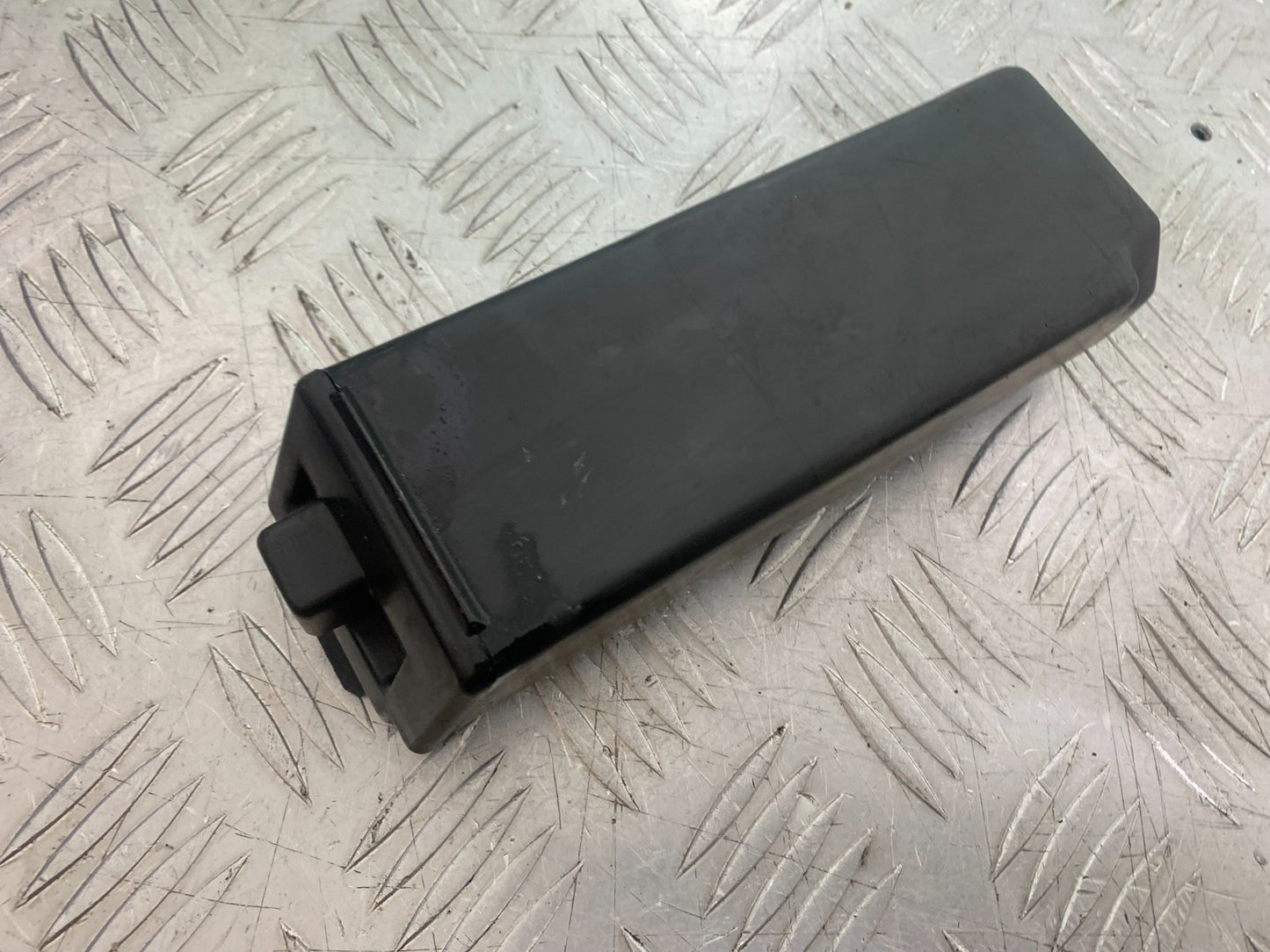 KAWASAKI GPZ600 GPZ 600 STORAGE BOX  YEAR 1988-90 (CMB1258)