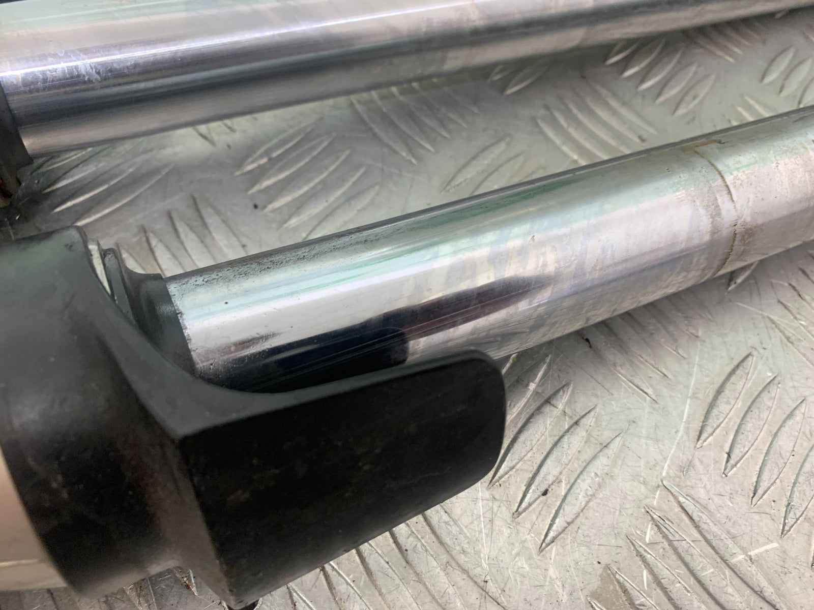 SUZUKI GSF600 GSF 600 BANDIT FORKS YEAR 2001-2003 (CMB1157)