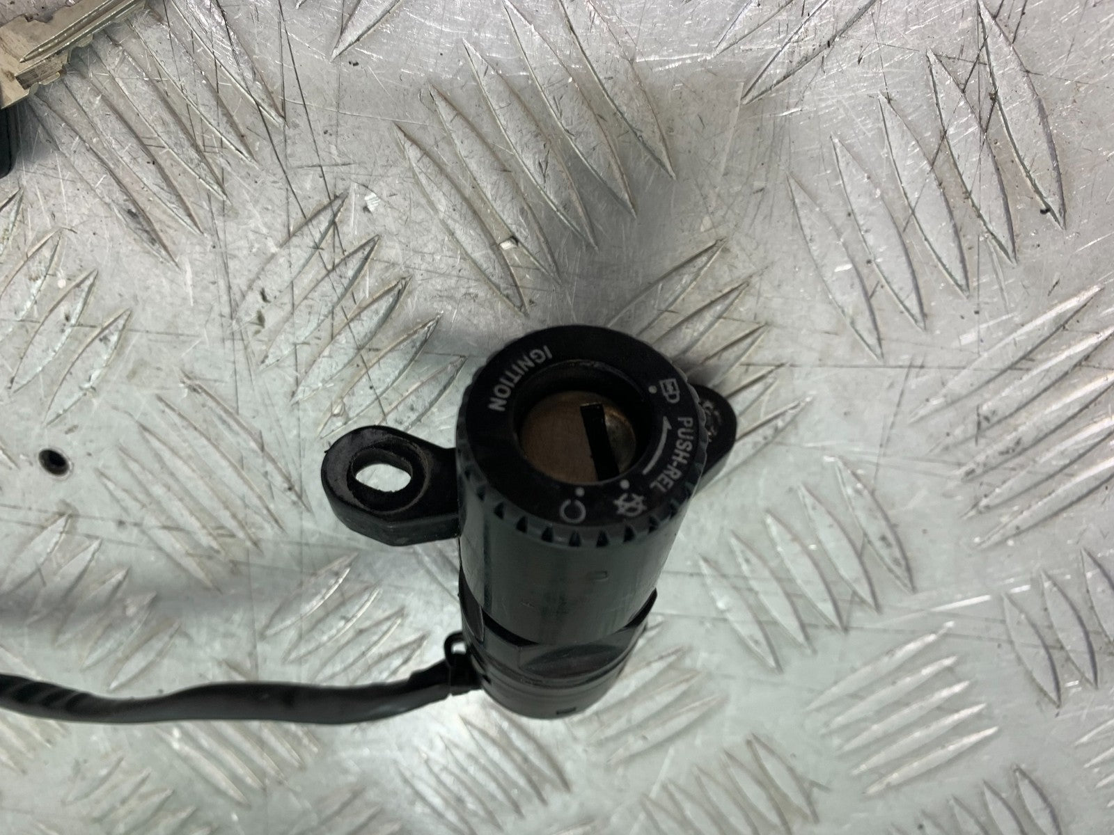 MV AGUSTA 800 F3 IGNITION SEAT LOCK AND KEY  YEAR 2017-2019 (CMB1227)