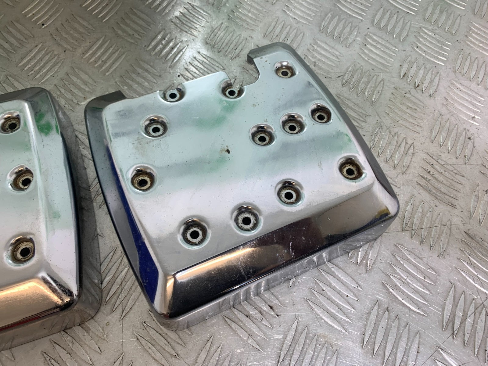 KAWASAKI VN1500 CLASSIC ROCKER COVERS  YEAR 1999 -2006 (CMB1166)