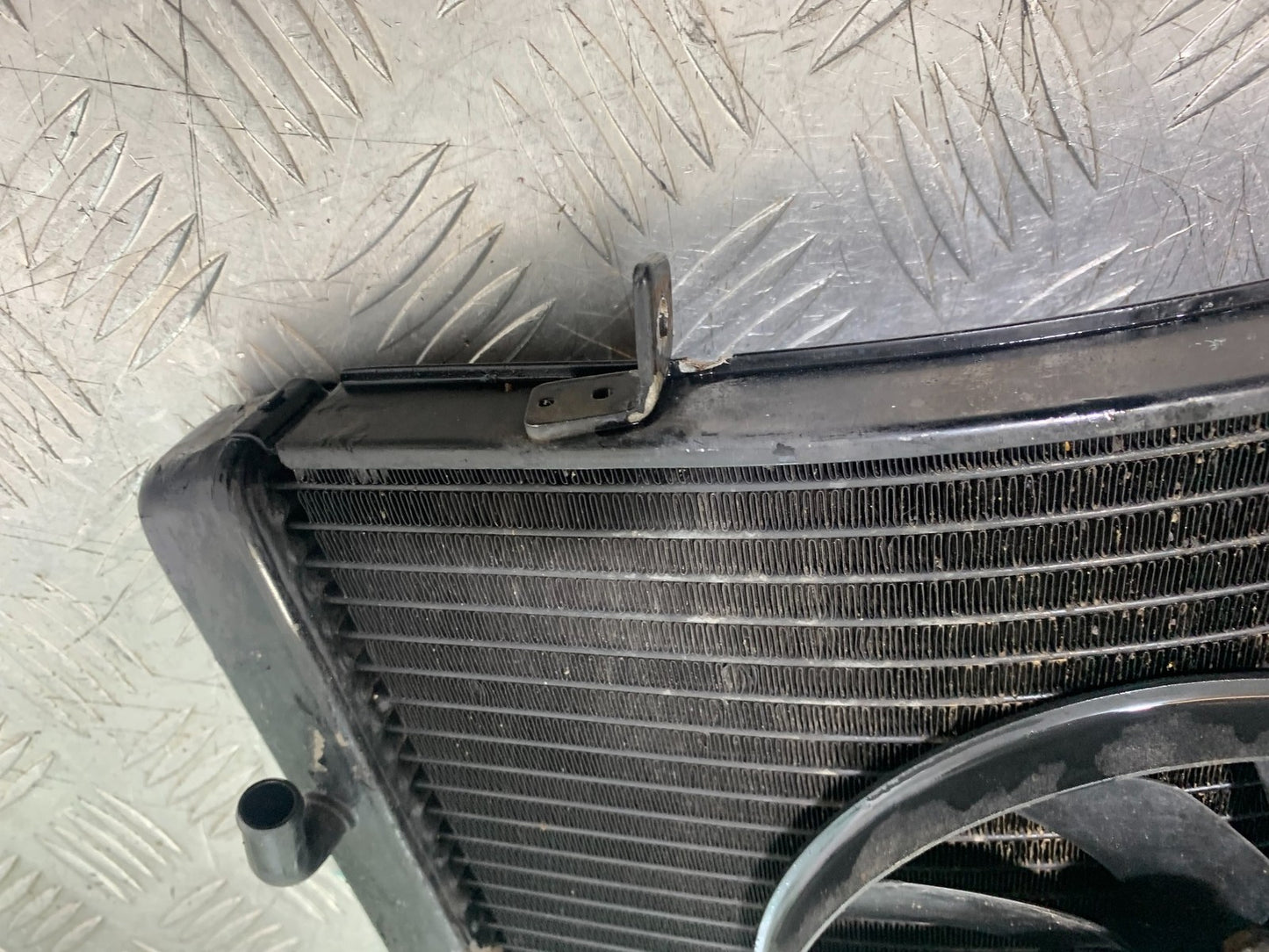 TRIUMPH 675 STREET TRIPLE R RADIATOR AND FAN  YEAR 2013 - 2016 (CMB1221)