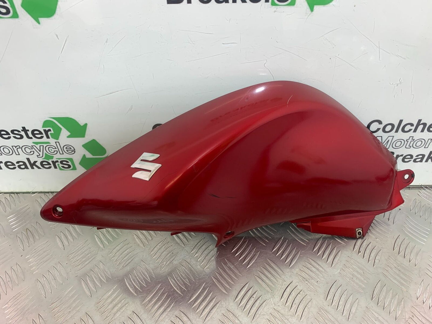 SUZUKI DL 650 V-STROM LEFT TANK PANEL  YEAR 2016 (STOCK 996)