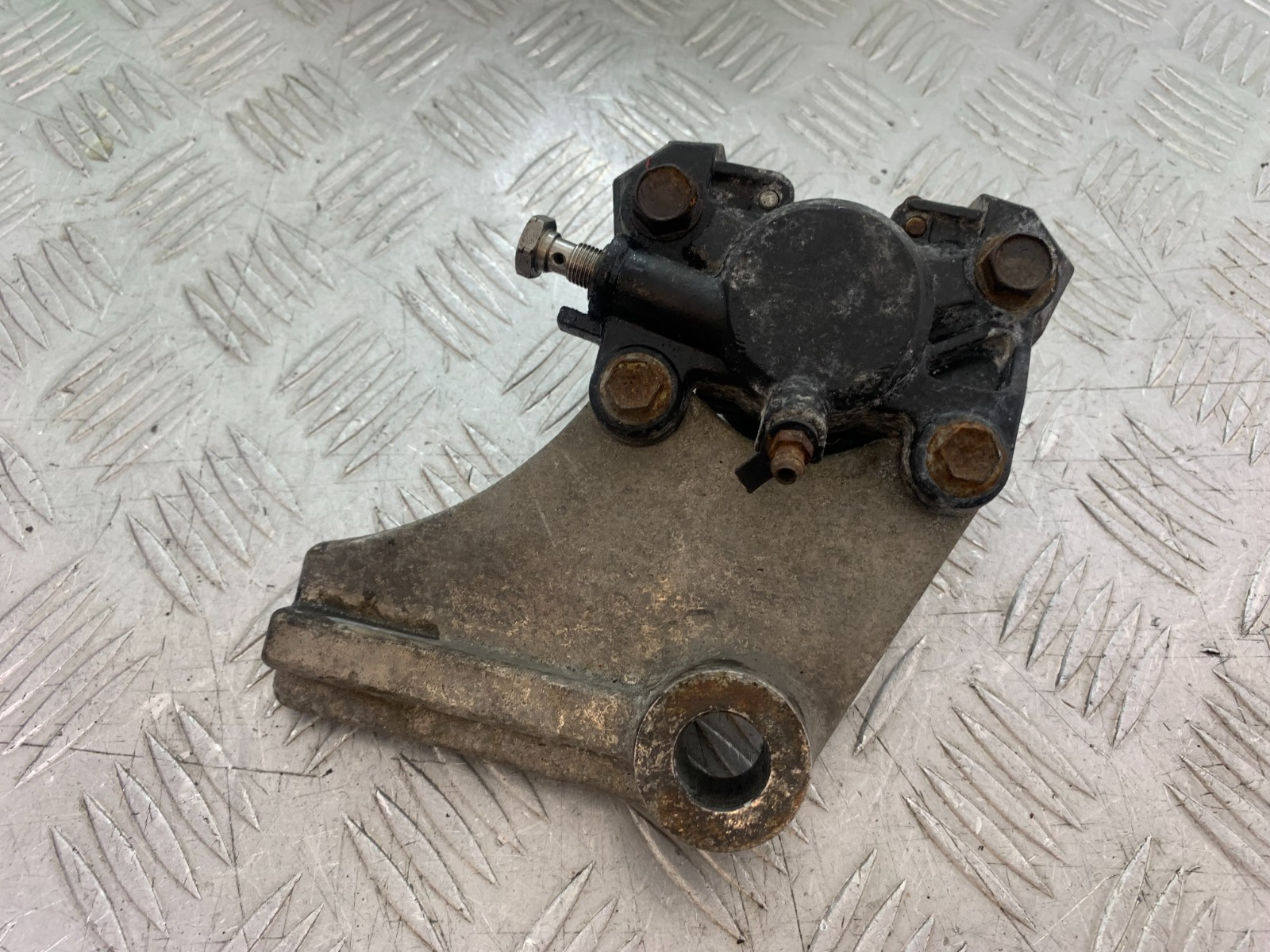 SUZUKI RF900 RF 900 REAR BRAKE CALIPER  YEAR 1994-1999 CMB1326