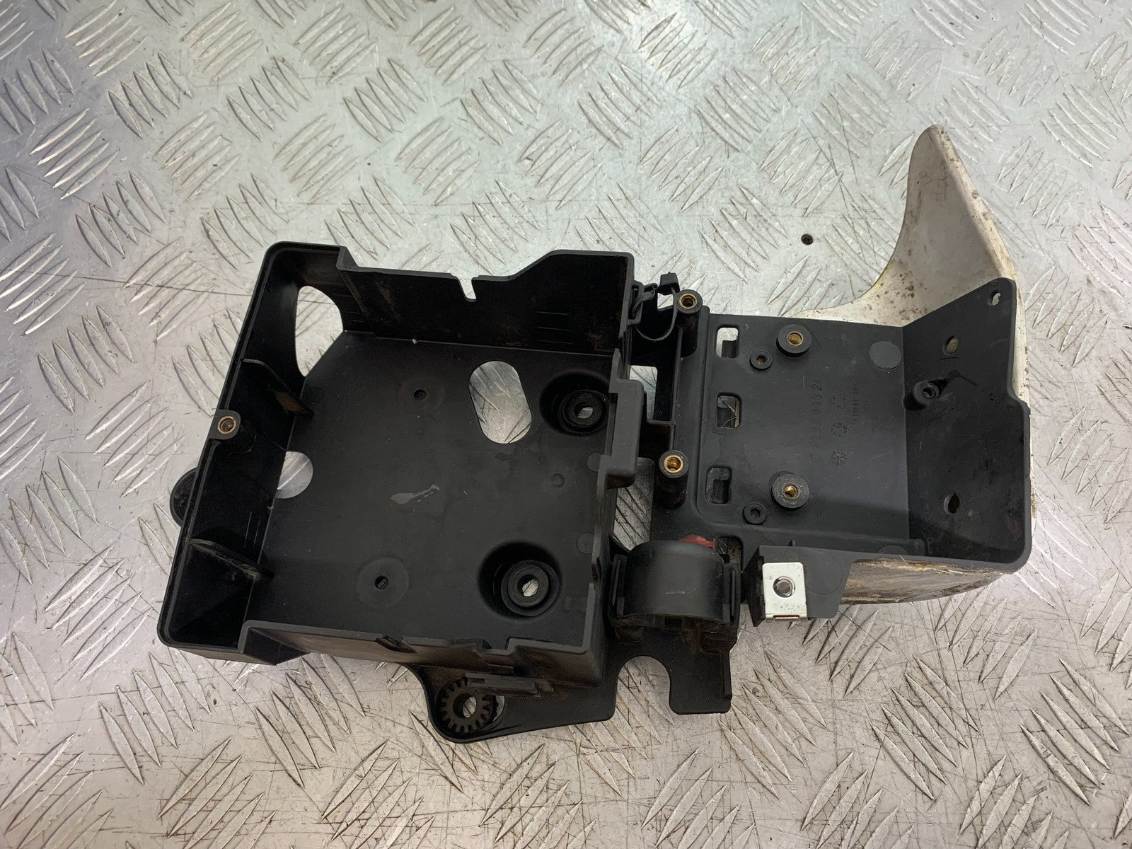 DUCATI 848 BATTERY TRAY  YEAR 2008-2010 (CMB1323)