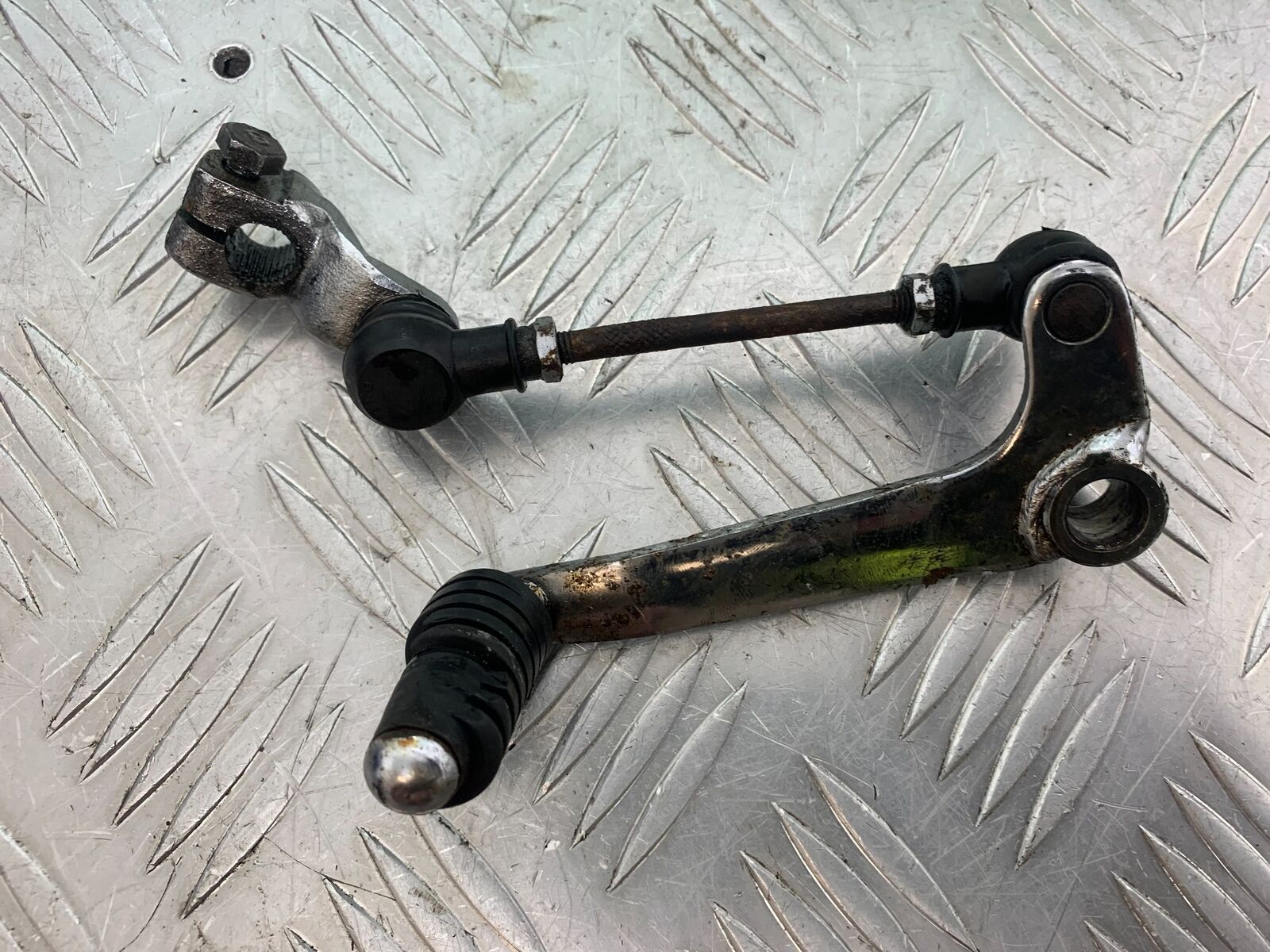 YAMAHA FJ1100 FJ 1100 GEAR LEVER YEAR 1984-1985 (CMB1101)