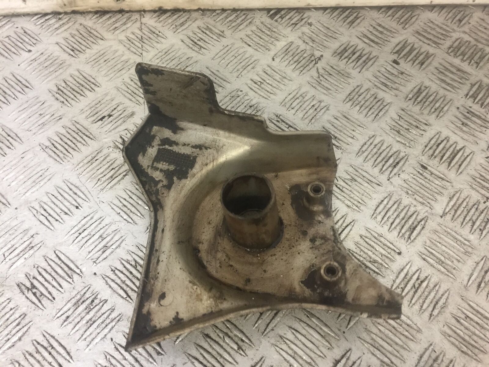 HONDA XL125 VARADERO SPROCKET COVER   2004 (STOCK 697)