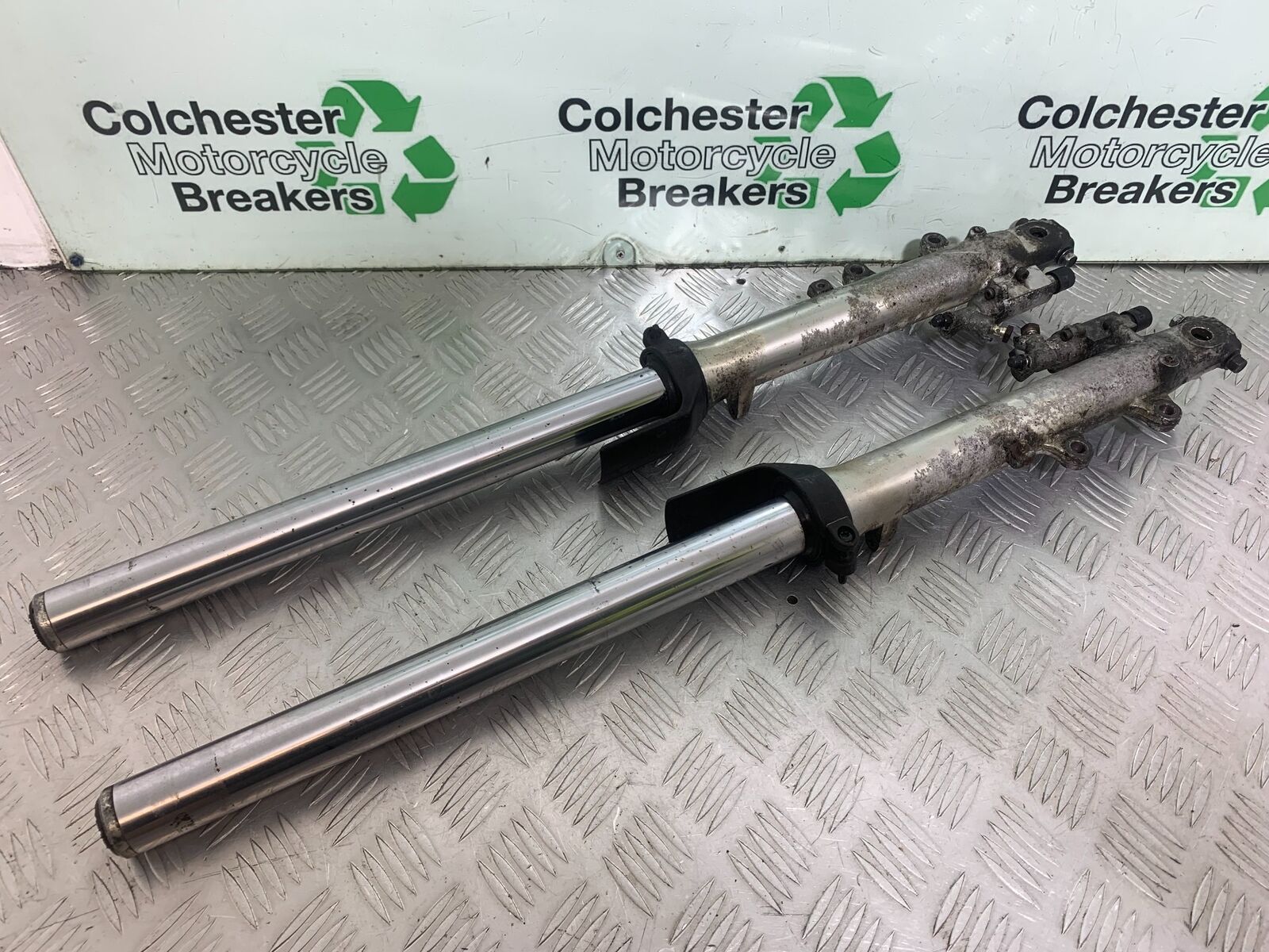 YAMAHA FJ1100 FJ 1100 FORKS   YEAR 1984-1985 (CMB1101)