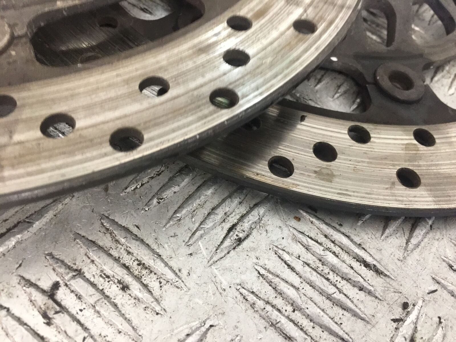 TRIUMPH 600 SPEED FOUR FRONT BRAKE DISCS    YEAR 2002  (STOCK 756)