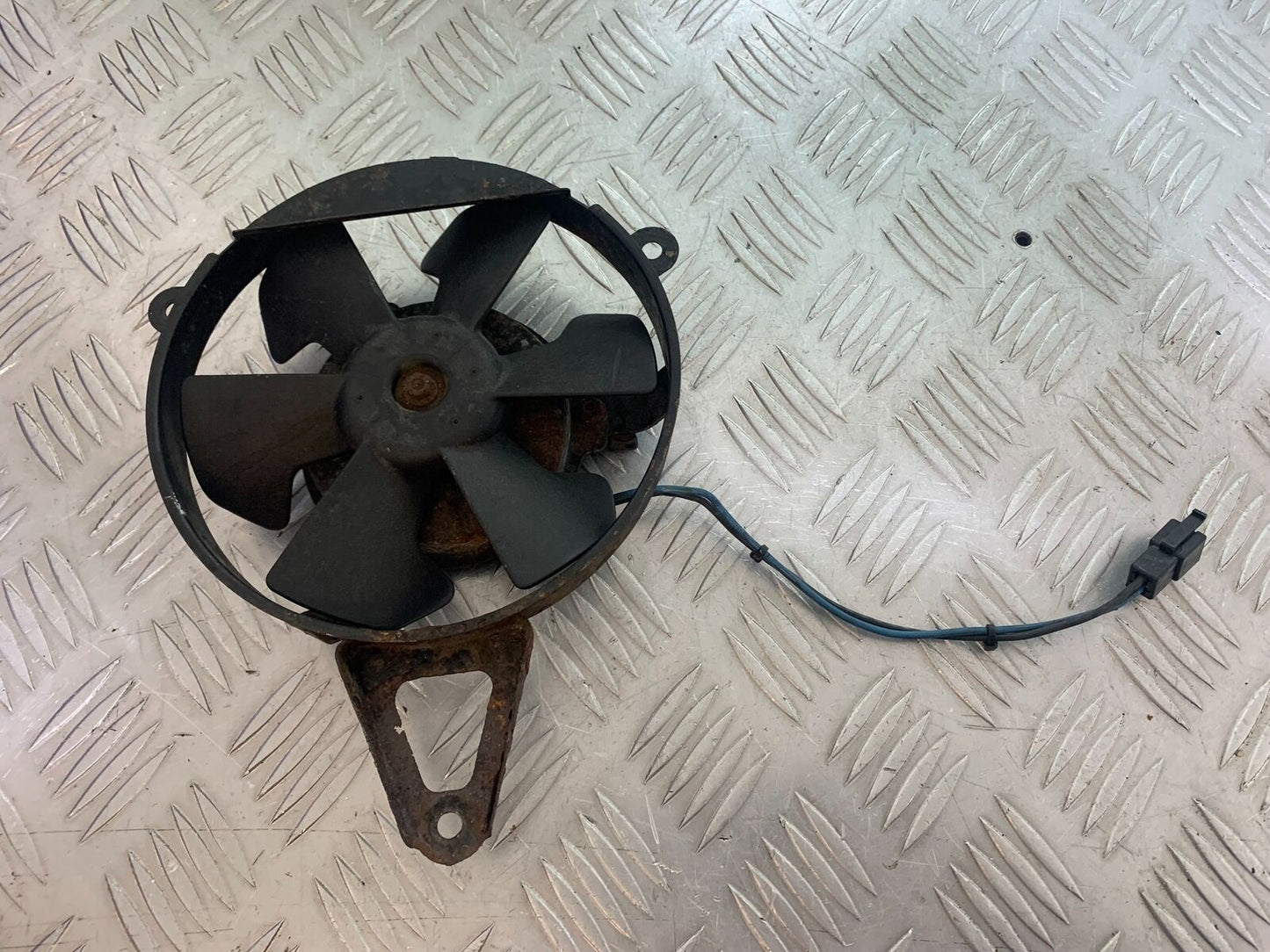 YAMAHA YZF600 YZF 600 THUNDERCAT RADIATOR FAN  1996-2003 (CMB1134)