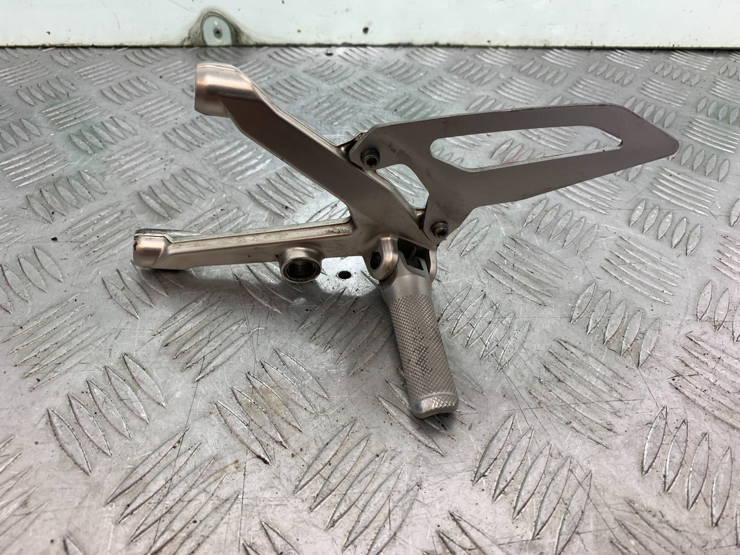 DUCATI 1299 PANIGALE FRONT LEFT HANGER AND PEG  YEAR 2016 (CMB 1187)