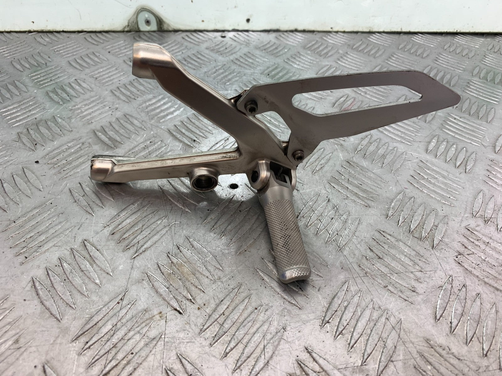 DUCATI 1299 PANIGALE FRONT LEFT HANGER AND PEG  YEAR 2016 (CMB 1187)