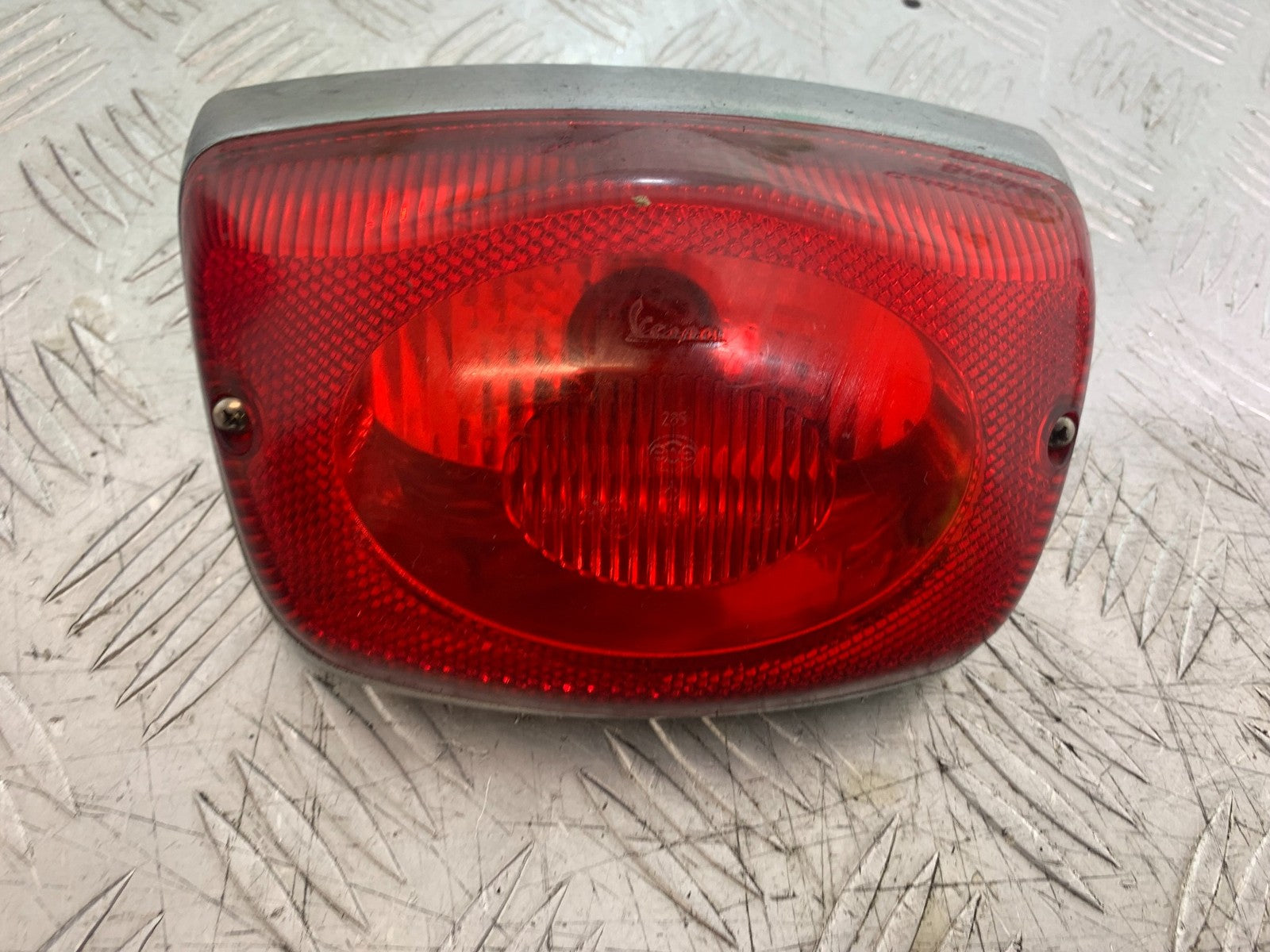 PIAGGIO VESPA LX50 LX S 50 REAR LIGHT  YEAR 2007-2016 (CMB1290)