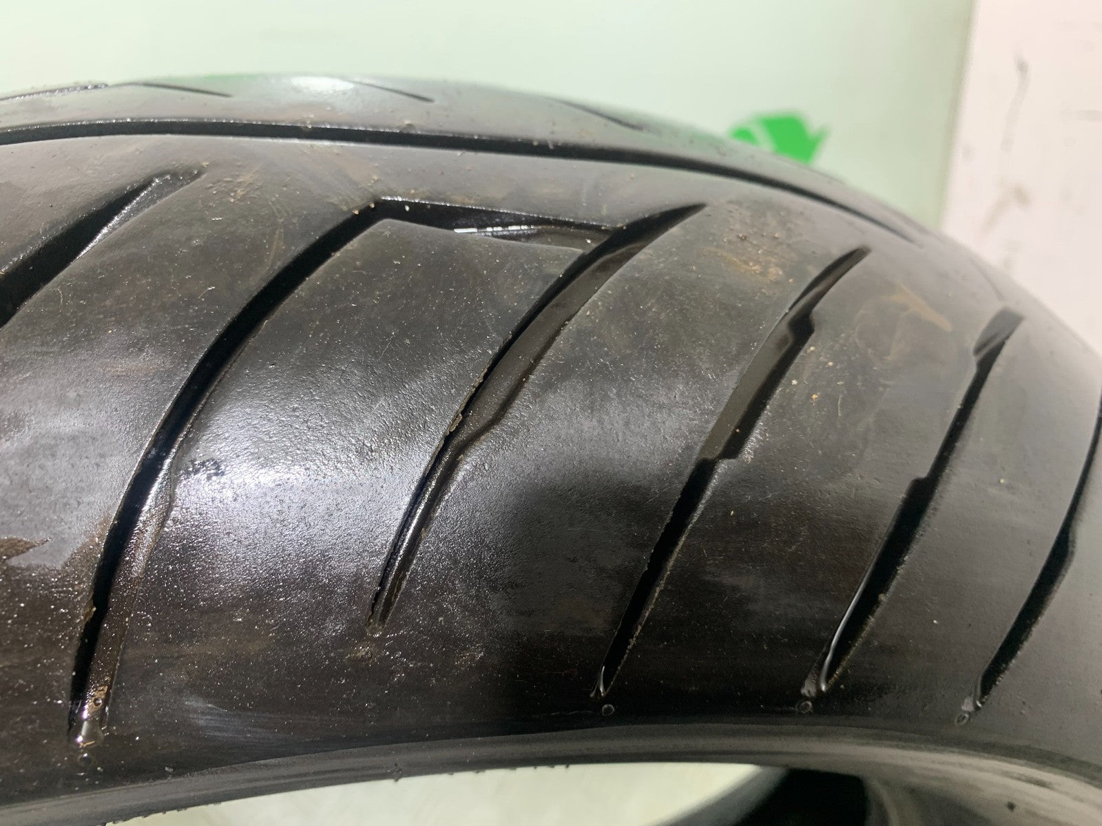 HONDA VT750 SHADOW AVON REAR TYRE 160/80/15  YEAR 2003-2004 (CMB1265)