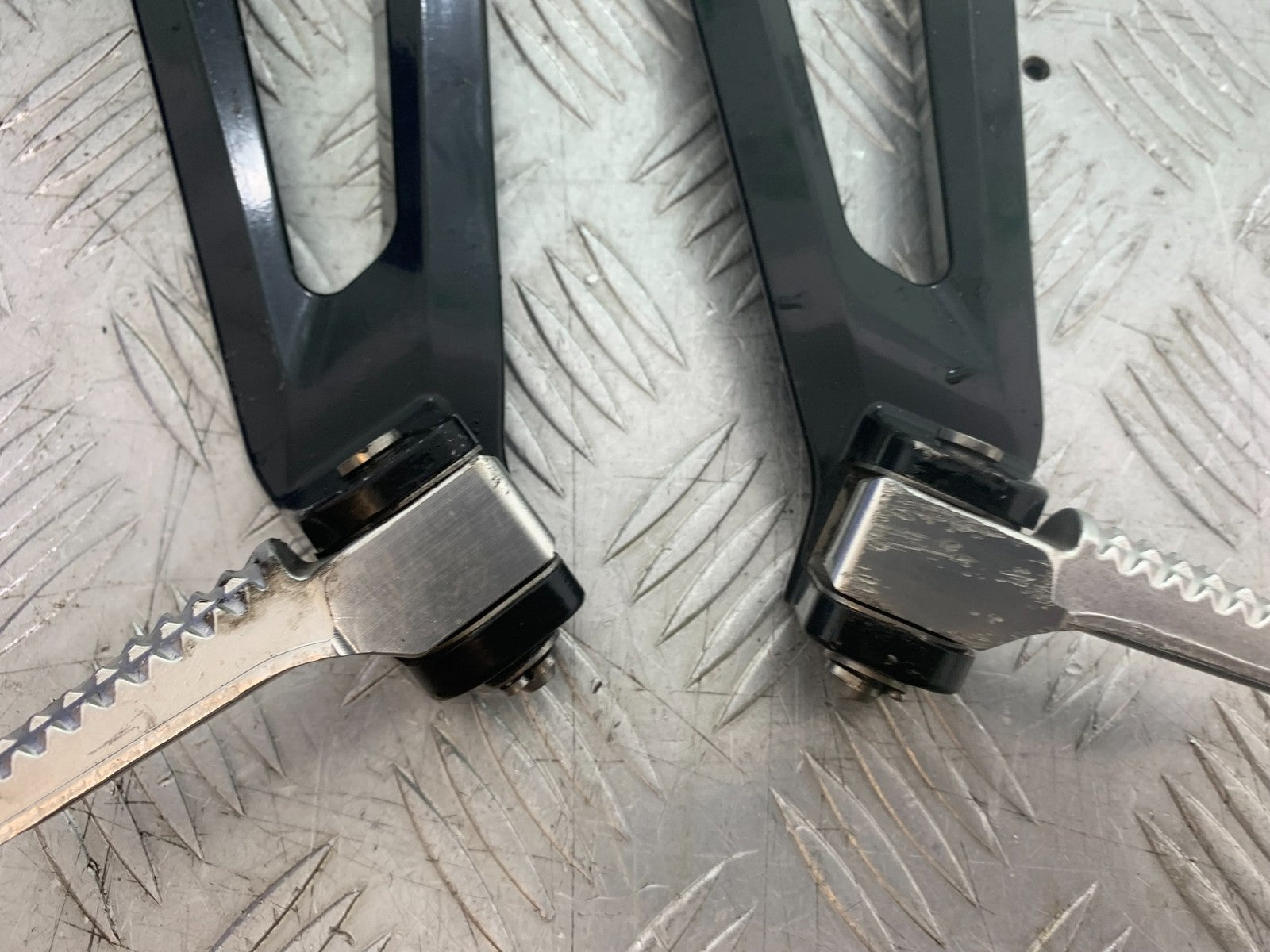 BMW S1000 RR REAR HANGER AND PEGS  YEAR 2015-2018 (CMB1246)