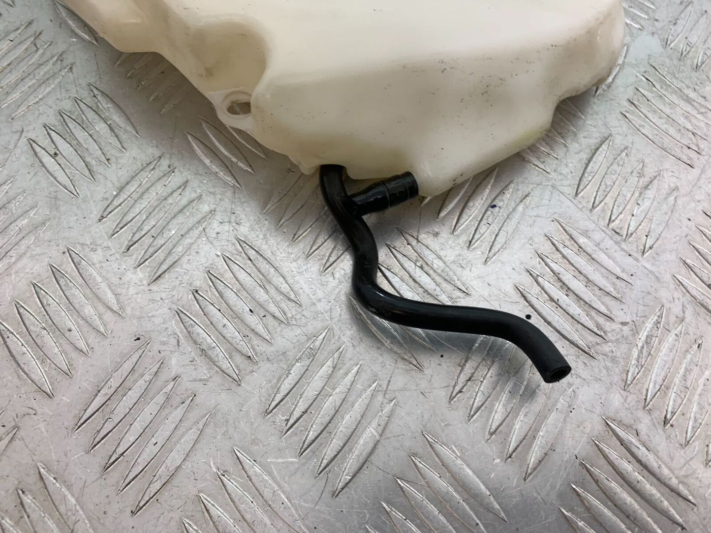 TRIUMPH THUNDERBIRD 1600 COOLANT BOTTLE YEAR 2011 (CMB1107)