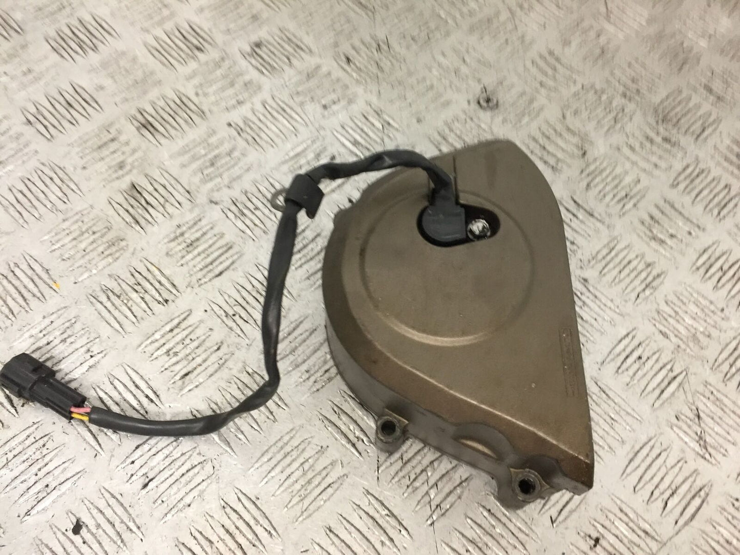 KAWASAKI ZX9R ZX9 C SPROCKET COVER   YEAR 1998-99 (STOCK 903)
