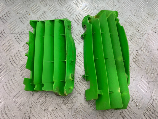 KAWASAKI KXF450 KXF 450 RADIATOR GRILLS   YEAR 2013 CMB1217)
