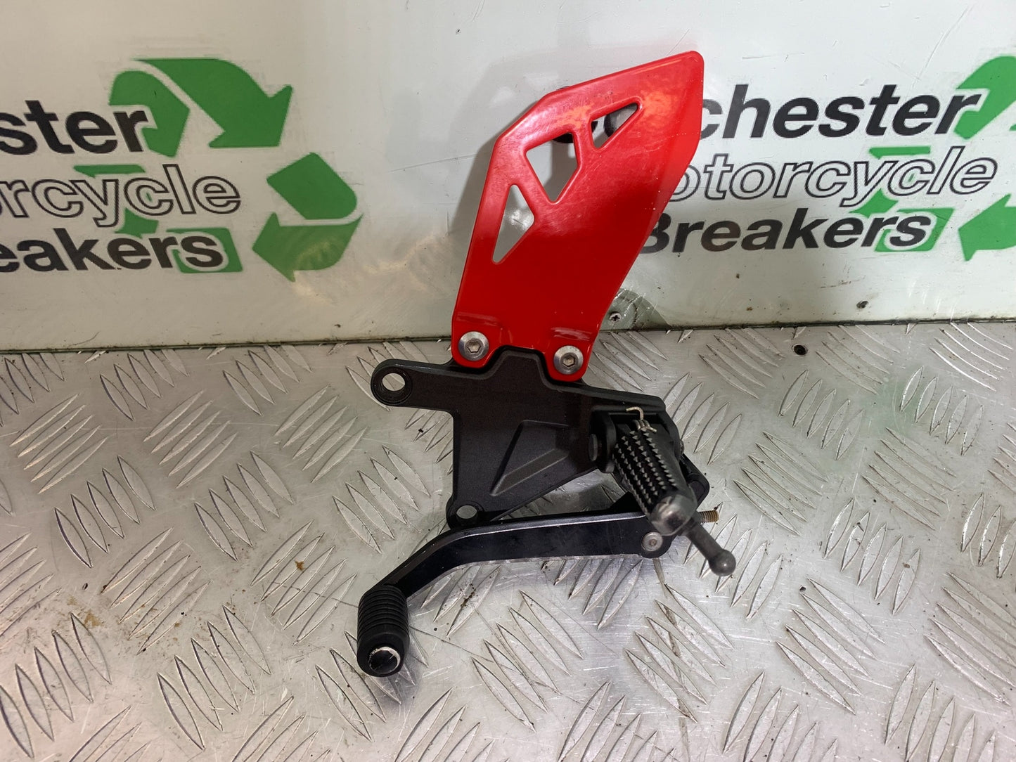 KAWASAKI ZX10R ZX 10R FRONT LEFT HANGER  YEAR 2011-2015 (CMB1154)
