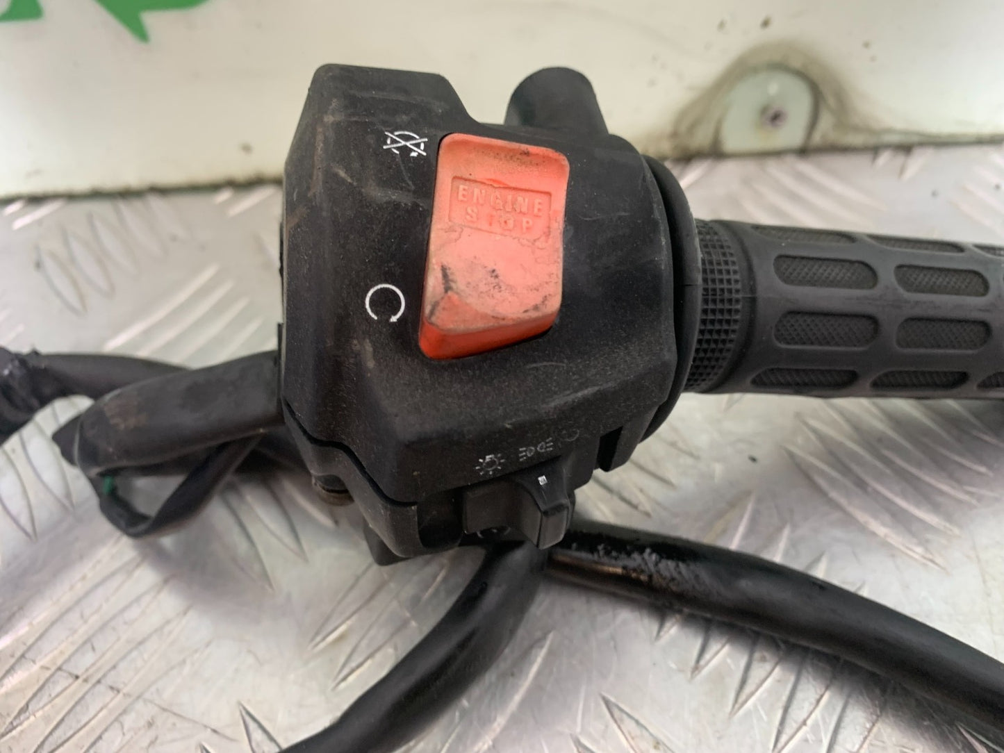 HONDA NT650 V DEAUVILLE RIGHT SWITCH GEAR   YEAR 1999 (CMB1268)