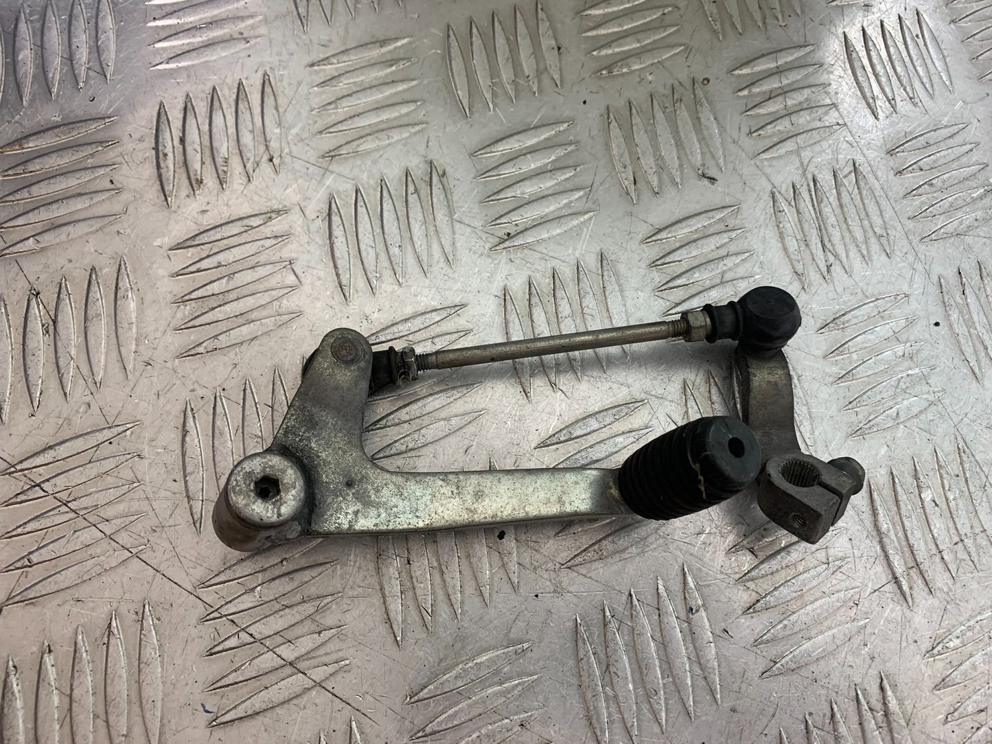 HONDA NT650 V DEAUVILLE GEAR LEVER   YEAR 1998-01(CMB1320)