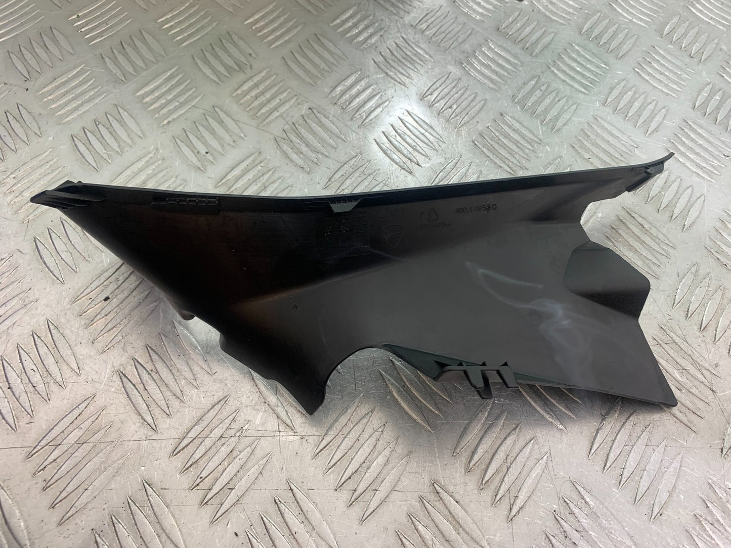 DUCATI 1299 PANIGALE LEFT TOP FAIRING INFILL PANEL YEAR 2016 (CMB 1187)
