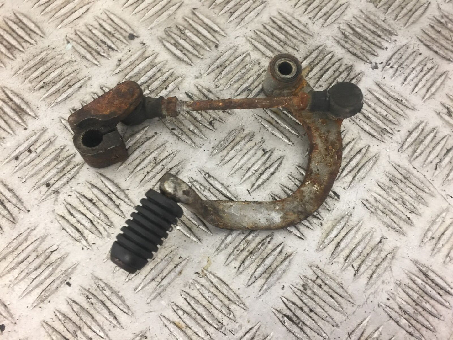 HONDA ST1100 ST 1100 PAN EUROPEAN GEAR LEVER  YEAR 1997 (STOCK NO 317)