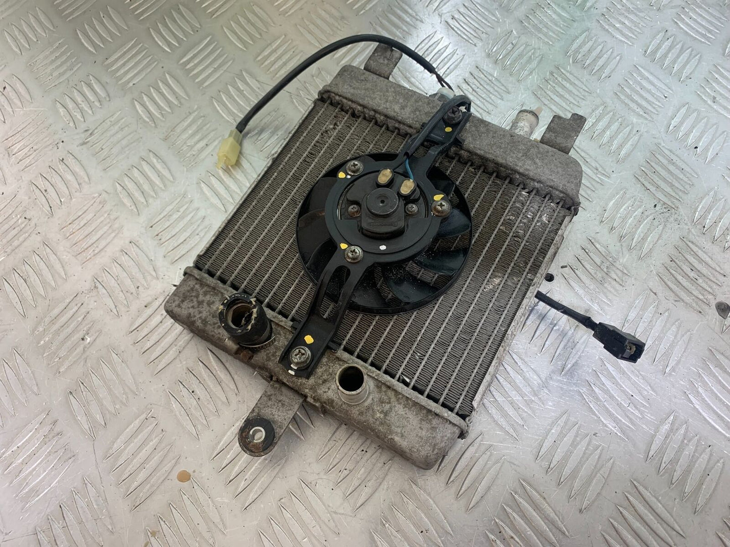 SUZUKI AN 200 UN 200 BURGMAN RADIATOR  YEAR 2007-09 (CMB1128)