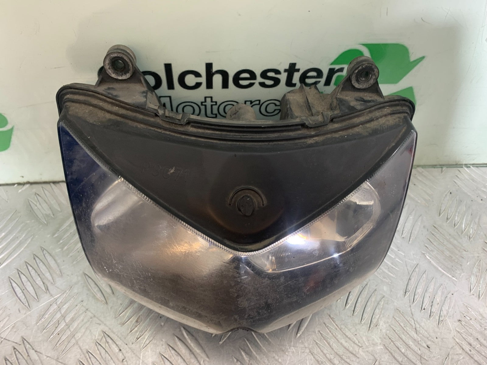 KAWASAKI Z750 Z 750 HEADLIGHT   YEAR 2004-2006  (CMB1234)