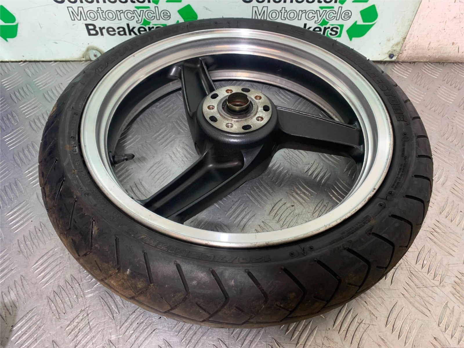 KAWASAKI ZZR1100 D FRONT WHEEL  YEAR 1993-2001 (CMB1289)