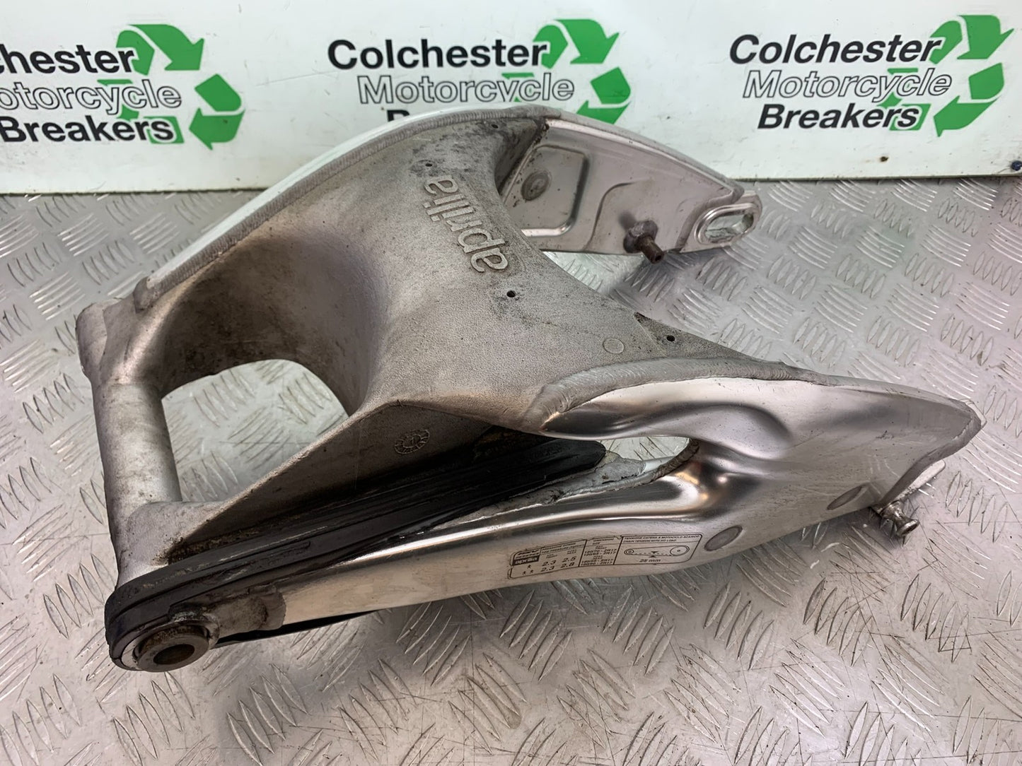 APRILIA RSV1000 RSV 1000 MILLE SWINGARM  1998- 2003 (CMB1184)