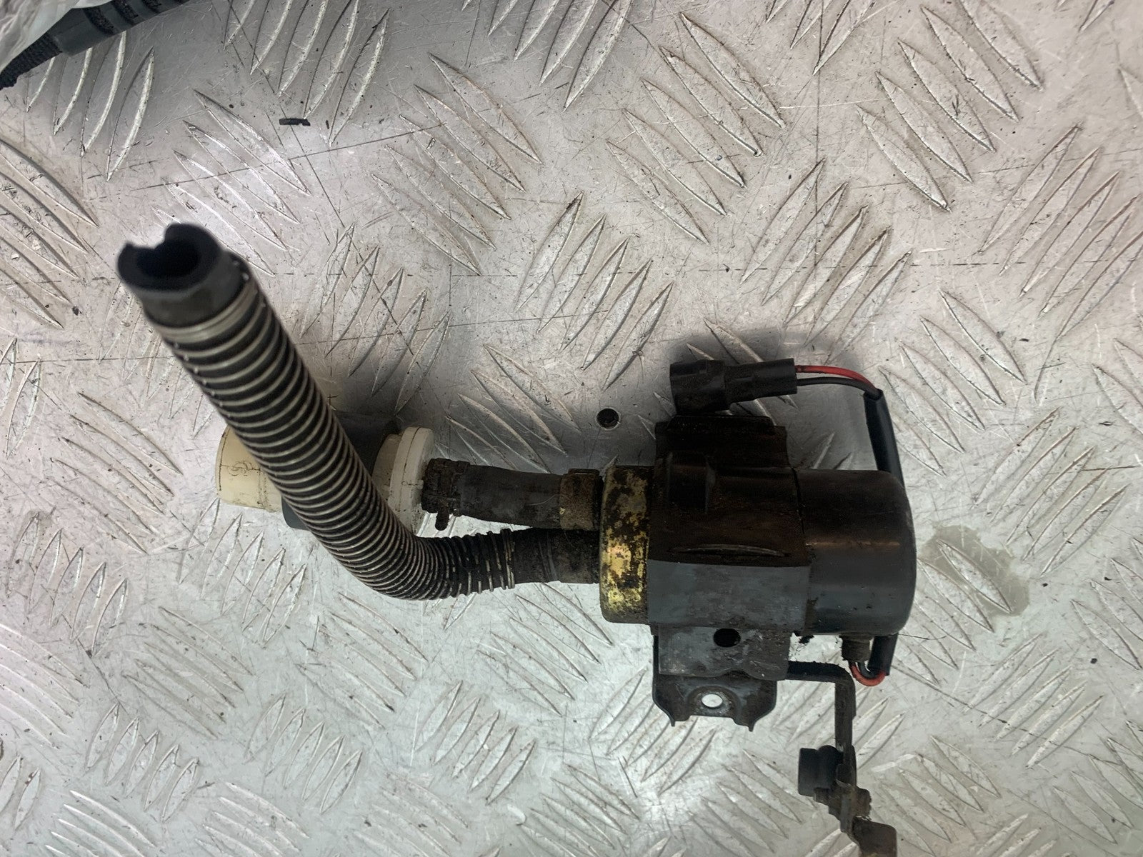 KAWASAKI ZX9R ZX9 E1 PETROL PUMP   YEAR 2000-01 (CMB1171)