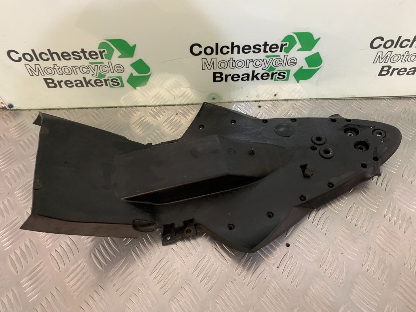 KTM 640 DUKE 2 UNDERTRAY   YEAR 2000-2006 (STOCK 988)