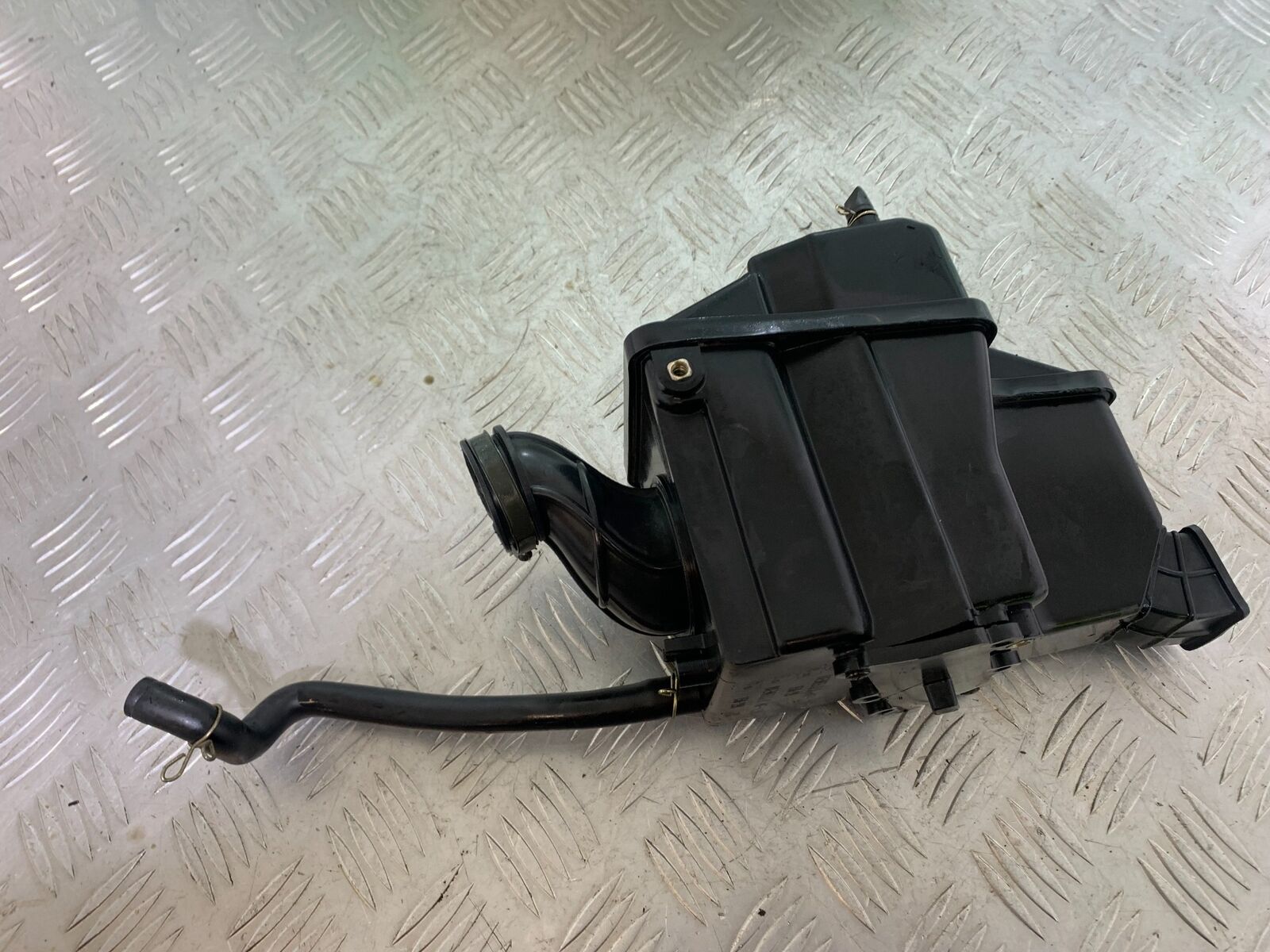 BENELLI BN125 BN 125 AIRBOX  YEAR 2018-2021 (CMB1080)
