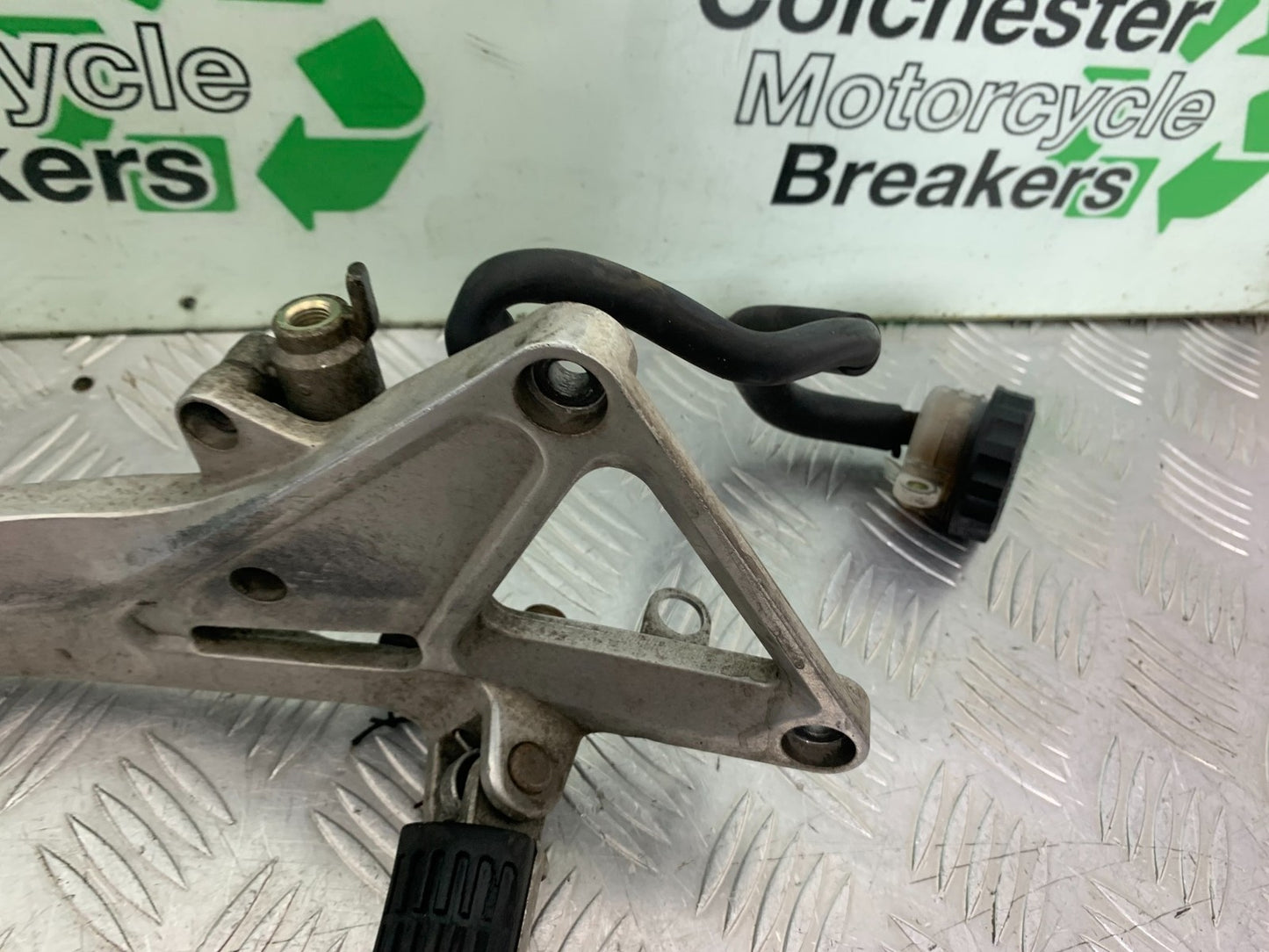 HONDA CB600 CB 600 HORNET RIGHT HANGER  YEAR 1998-2002 (CMB1297)