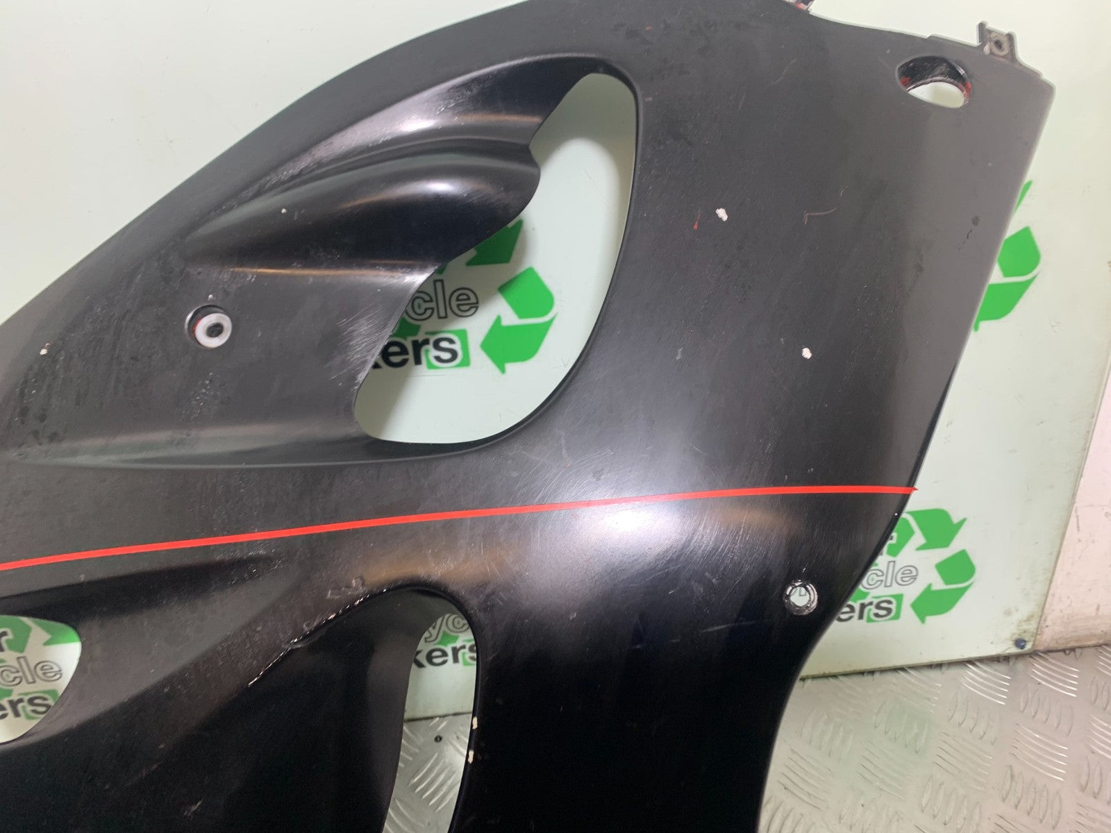 SUZUKI GSXR600 GSXR 600 SRAD RIGHT FAIRING PANEL YEAR 1997-2000 (CMB1276)