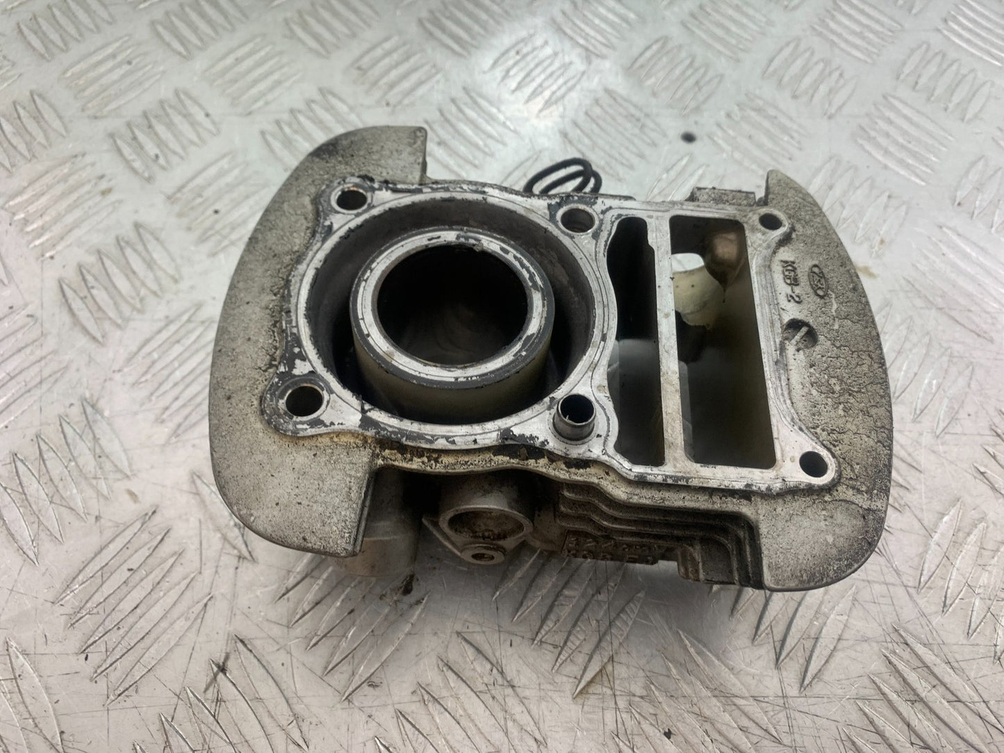 HONDA XL125 VARADERO FRONT BARREL  YEAR 2001-2006  (CMB1210)