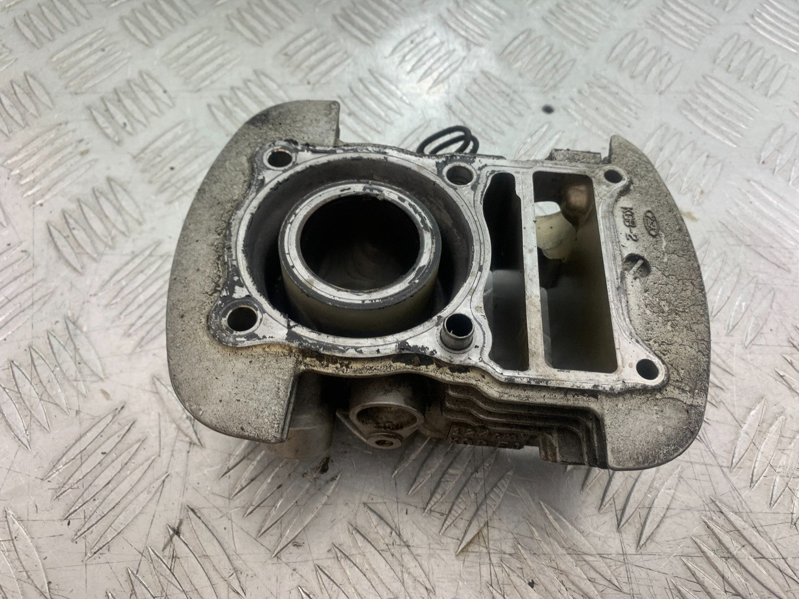 HONDA XL125 VARADERO FRONT BARREL  YEAR 2001-2006  (CMB1210)