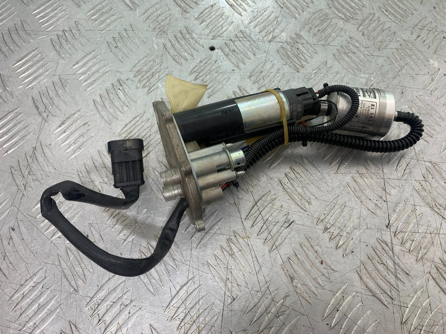 DUCATI 1198 S PETROL PUMP  YEAR 2009-2011 (CMB1219)
